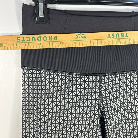 Lululemon High Waist Knit Geometric Slim Straight Pants Black Gray; Lulu Size 8 - Picture 5 of 13